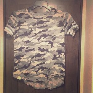 Old Navy Camo patterned top!